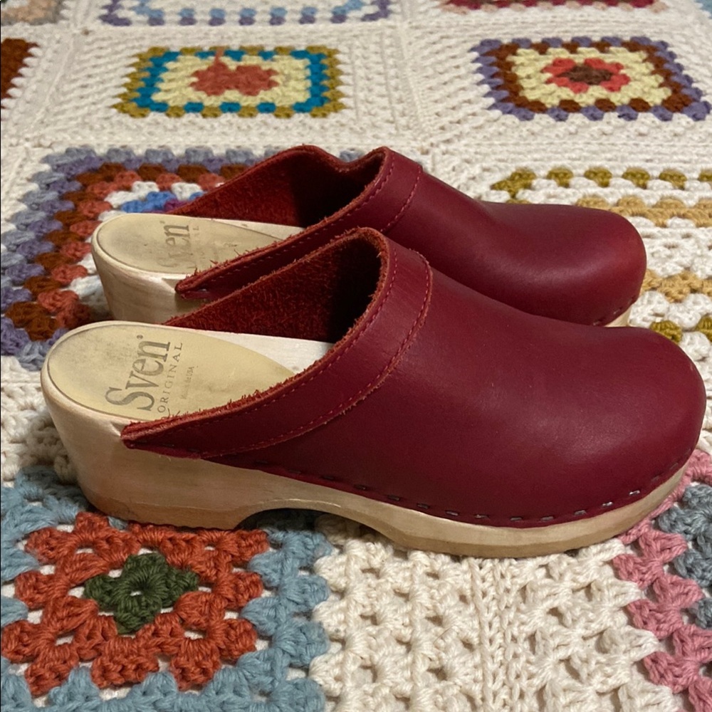 Sven Red Leather Mules with Wooden Sole